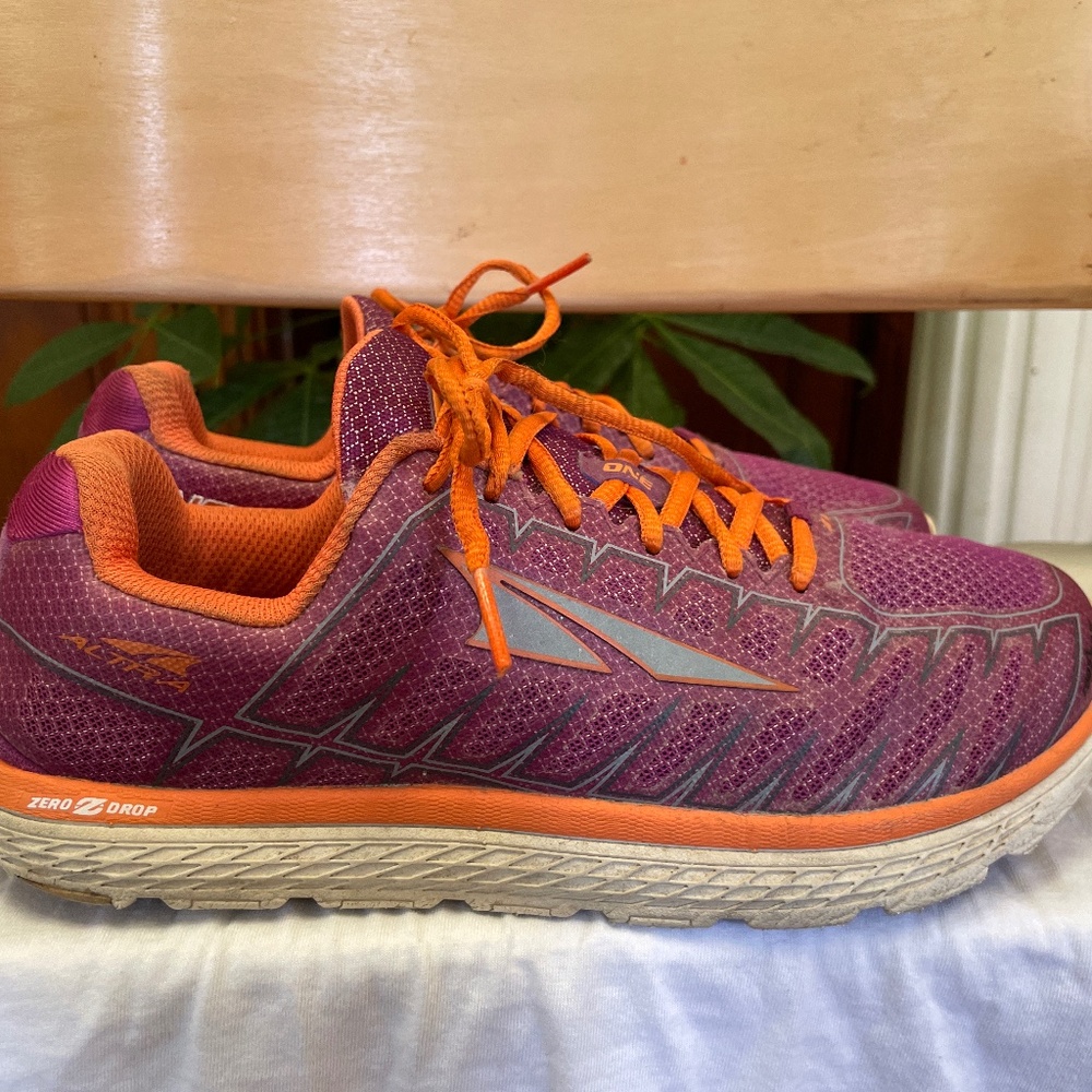 Altra women’s zero drop one running shoes 8.5 40